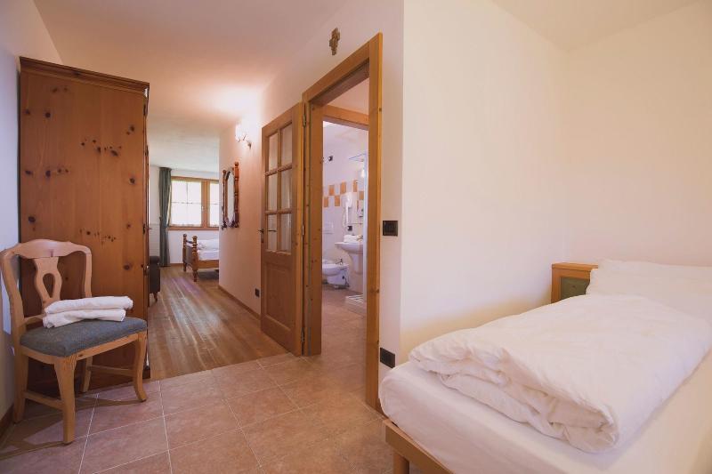 Garni Lilly Hotell San Lorenzo Dorsino Eksteriør bilde