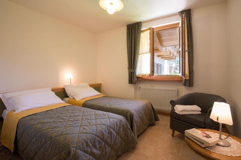Garni Lilly Hotell San Lorenzo Dorsino Eksteriør bilde